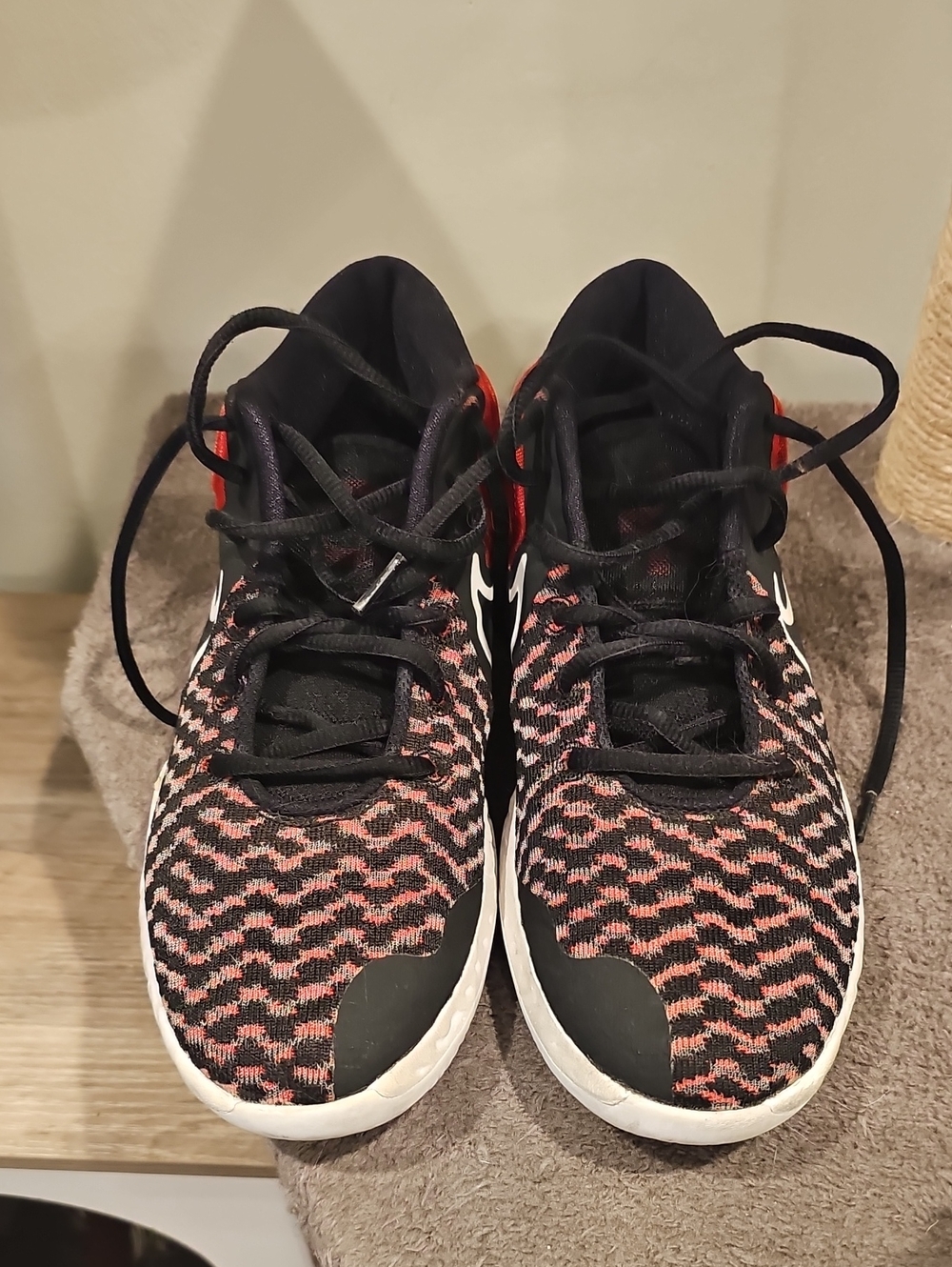 Nike Kids High-Top Sneakers in Black and Red